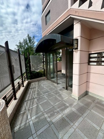 アーデンハウス菊谷のエントランス