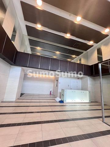 エステムプラザ難波EASTⅡブレストのロビー|落ち着いたロビーです