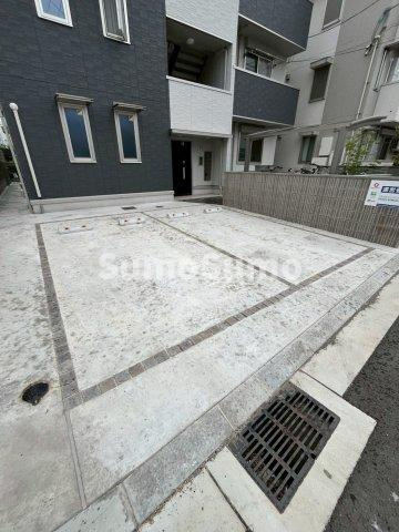 West Garden CourtⅠの駐車場