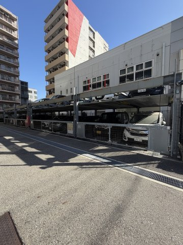 エステムプラザ神戸西Ⅳインフィニティの駐車場