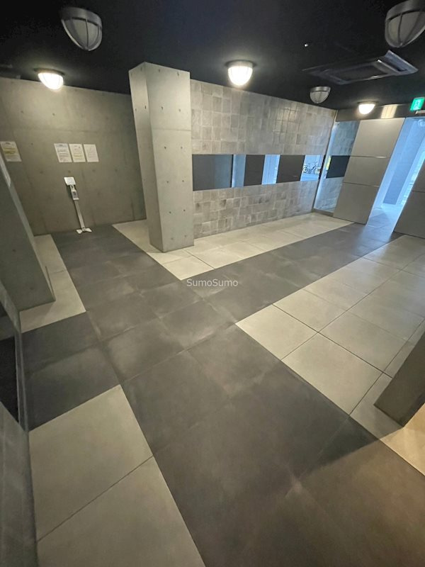 WORVE大阪本町のロビー