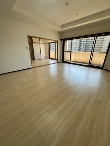 アーデンコート住吉川の居間・リビング