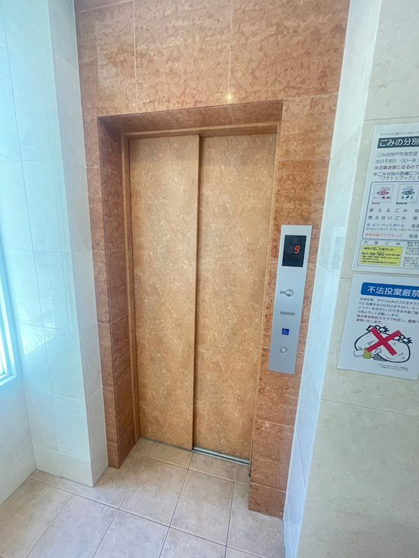 アドバンス三宮ウィングロードの外観