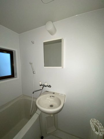 アシケンハイツ　東棟の洗面所