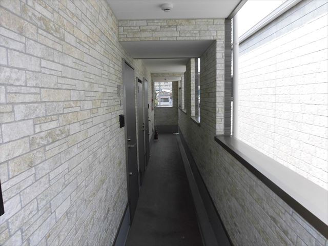 アクロス神戸灘アパートメントのロビー