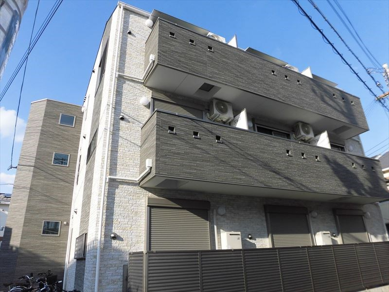 アクロス神戸灘アパートメントの外観