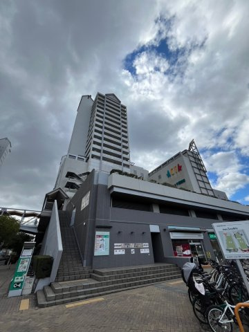 アクタ西宮　西館の外観