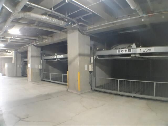 レジディア文京音羽の駐車場