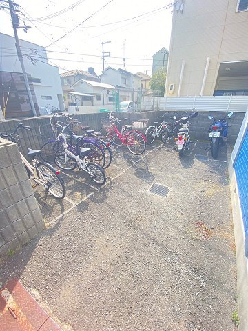 アザリアの外観