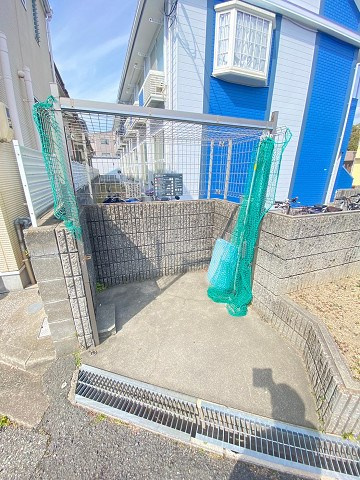 アザリアの外観