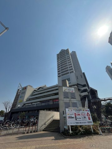 アクタ西宮　東館の外観