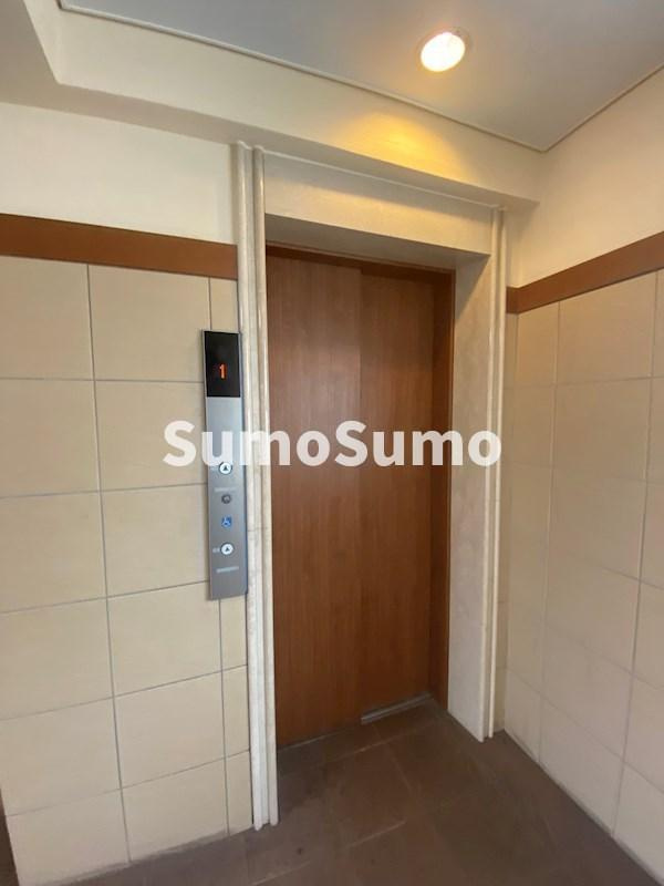 アルファレガロ甲南山手のロビー