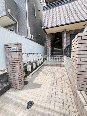 エトワール北口のエントランス