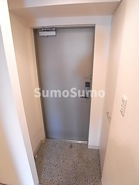 エスリード神戸WESTの玄関|収納もある玄関です