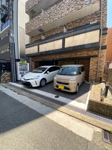 アスヴェル神戸ハーバーサイドの駐車場
