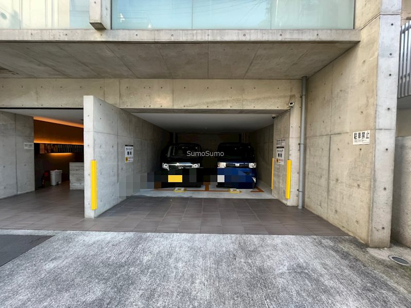 アドバンス心斎橋NEXTUREの駐車場|車をお持ちの方に嬉しい駐車場付きの物件です