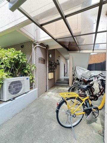 あけぼのコートのエントランス