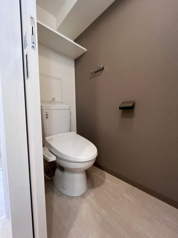 大阪市中央区上本町西４丁目の賃貸マンションのトイレ