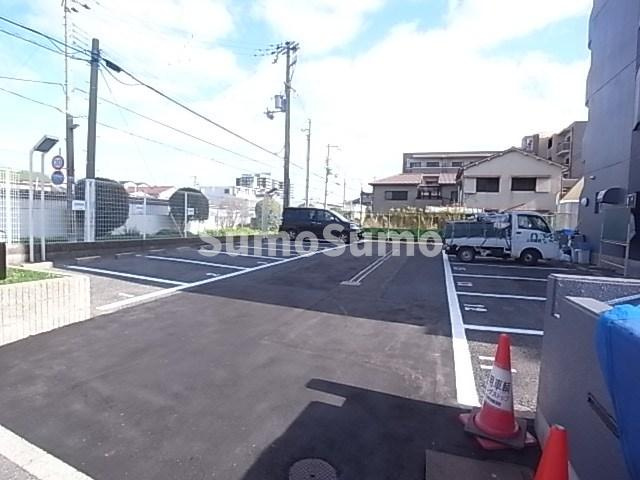 エトワール21の駐車場