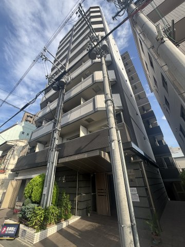 アドバンス三宮シュロスの外観