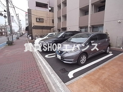 【駐車場】 | ロイヤル スリー