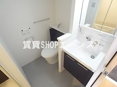 【洗面所】 | ロイヤル スリー