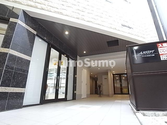 アシストみなと元町のエントランス