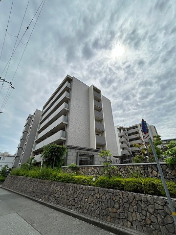 エスリード苦楽園老松町の外観
