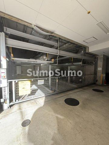 エスリード西本町の駐車場
