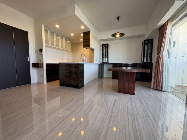 レーヴグランディ銘苅新都心の居間・リビング