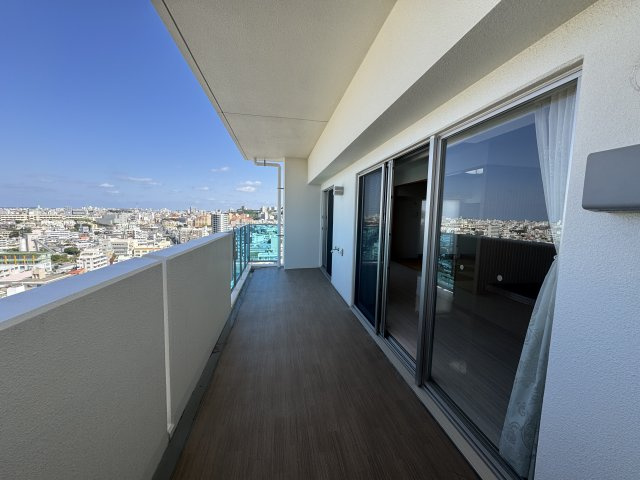 レーヴグランディ銘苅新都心のバルコニー