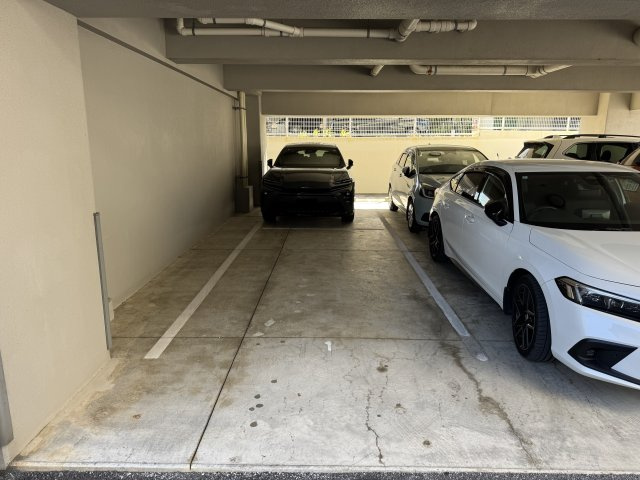 レーヴグランディ銘苅新都心の駐車場