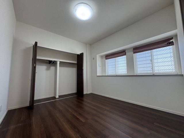 レーヴグランディ銘苅新都心の洋室