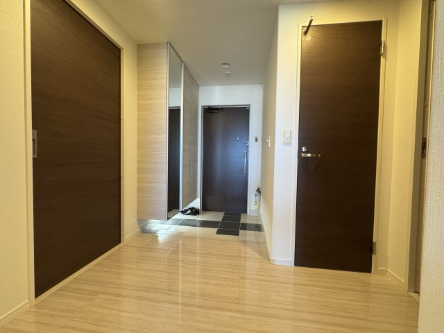 レーヴグランディ銘苅新都心の玄関