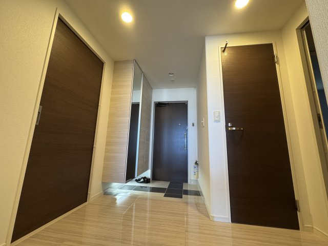 レーヴグランディ銘苅新都心の玄関
