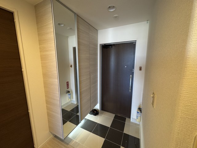 レーヴグランディ銘苅新都心の玄関