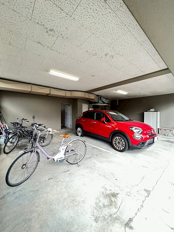 グランディア六甲道の駐車場