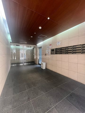 クラビス上町台のエントランス|落ち着いたエントランスです