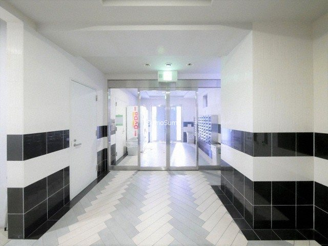 インペリアル靭本町のエントランス