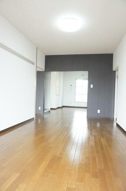 稲城市矢野口の賃貸マンションの居間・リビング|★お部屋探しはオールマイト不動産までご相談下さい♪【044-543-9135】