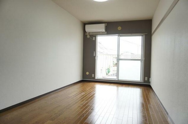 稲城市矢野口の賃貸マンションの居間・リビング|★お部屋探しはオールマイト不動産までご相談下さい♪【044-543-9135】