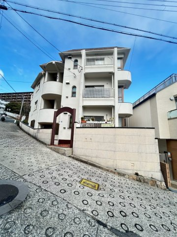 カルチェ六甲台の外観