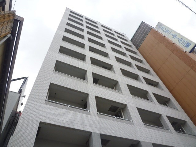 グラージェ三宮の外観