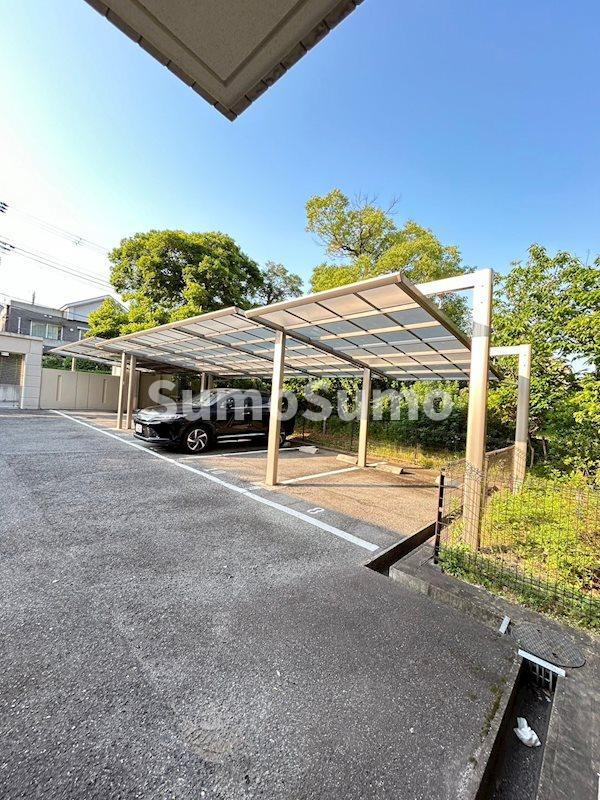 クエルクスの駐車場