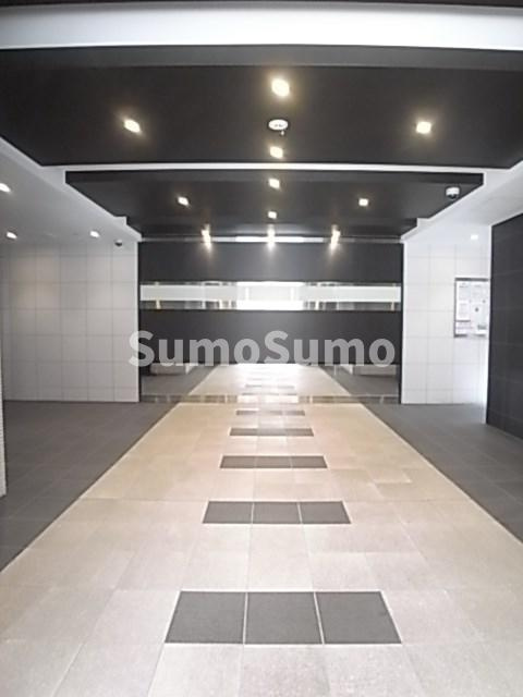 エステムコート三宮駅前Ⅲマジェスティのエントランス