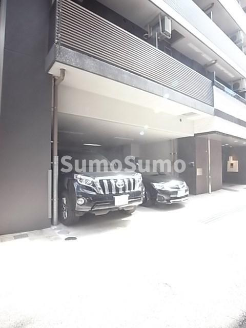 エステムコート三宮駅前Ⅲマジェスティの駐車場