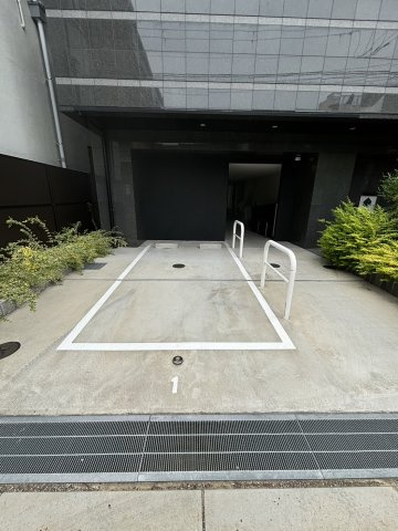 グランカリテ九条南の駐車場