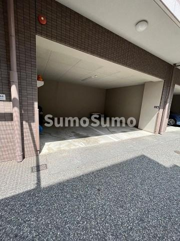 アンジュ東甲子園の駐車場