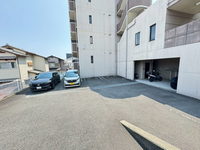 カレントスクエアの駐車場