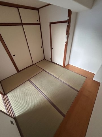 クイーンズハイツ名倉の和室|趣のある和室です